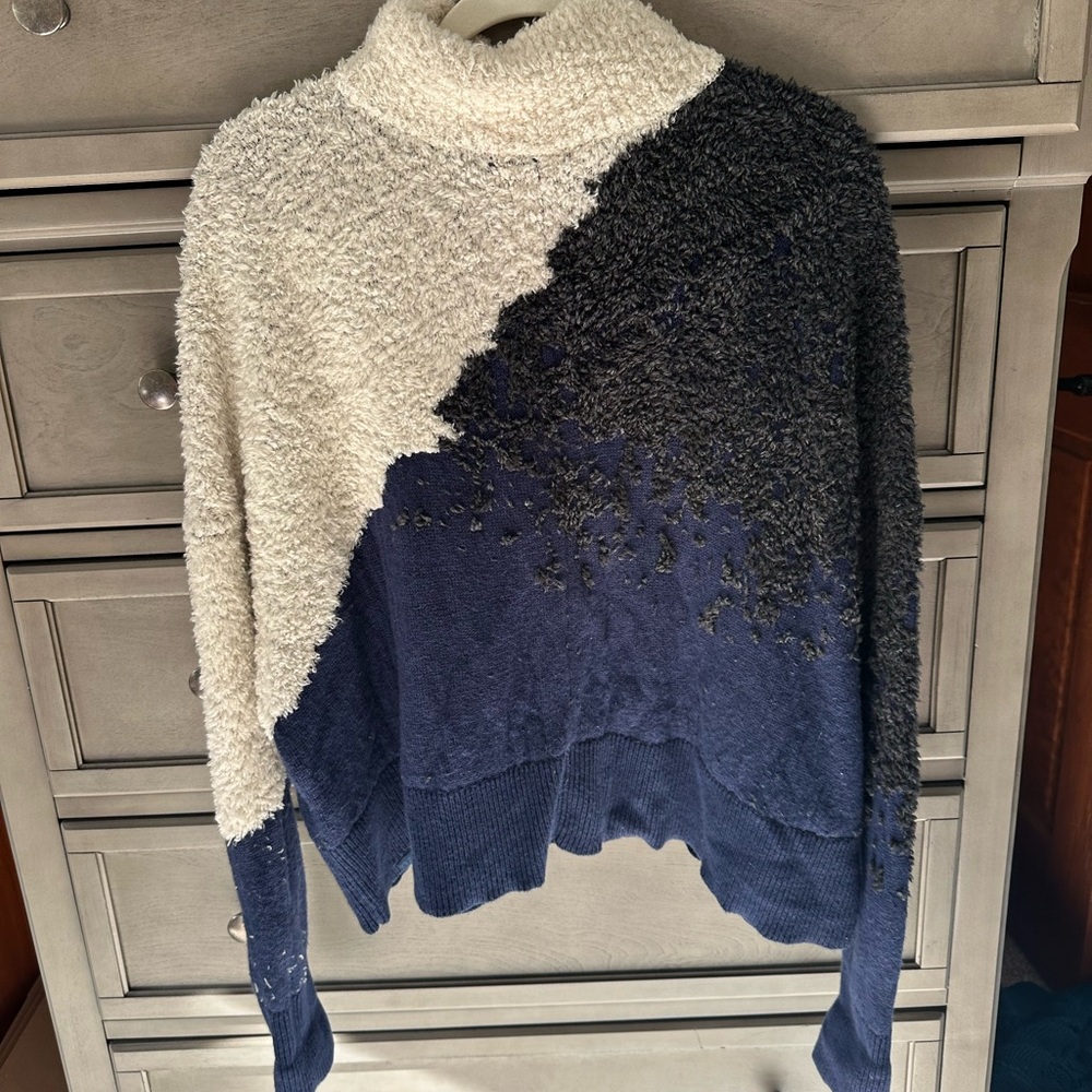Lululemon sweater